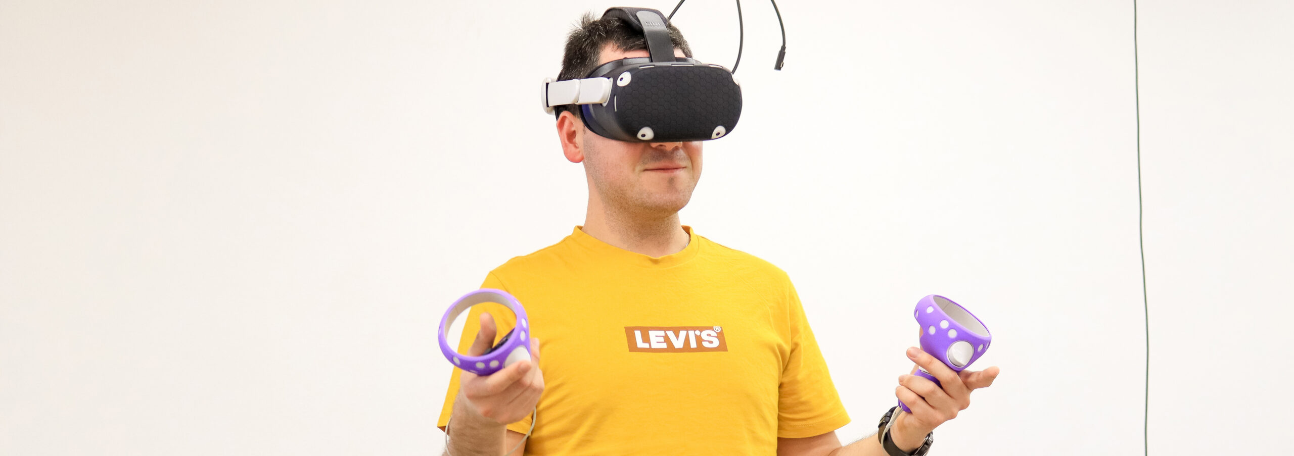 Persona utilizando Oculus