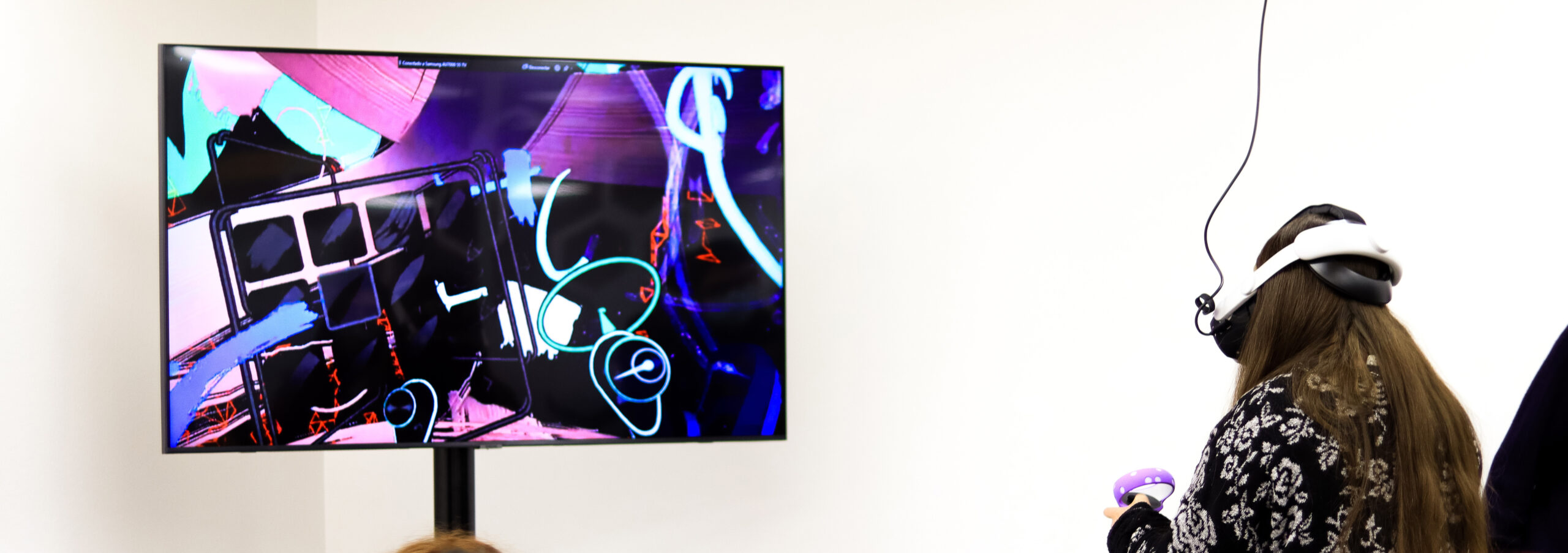 Persona exponiendo en VirtuaLab